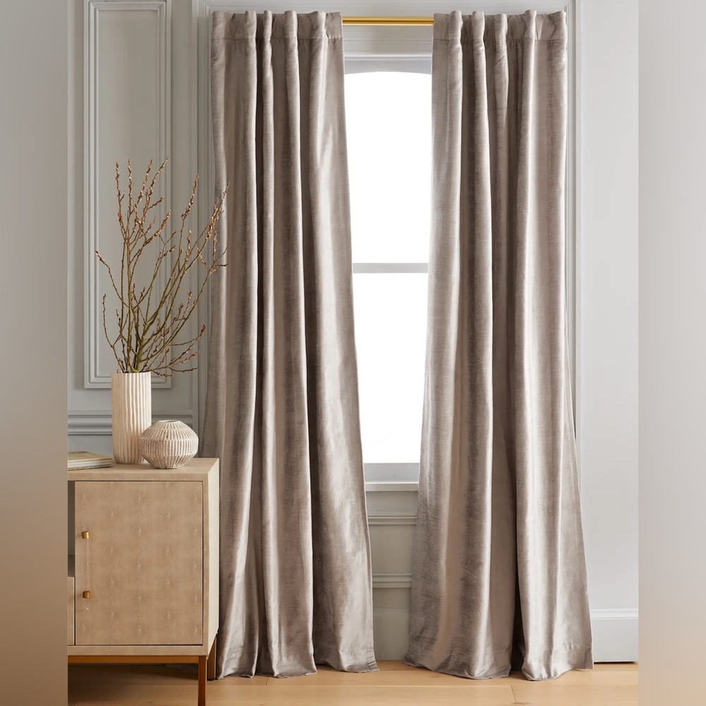 NWOT QUINCE 1 Panel 48x84 Luster Velvet Light Filtering Curtain Silver 0034